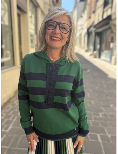 Pull vert à capuche Lola casademunt