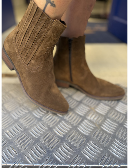BOOTS LARS SMS