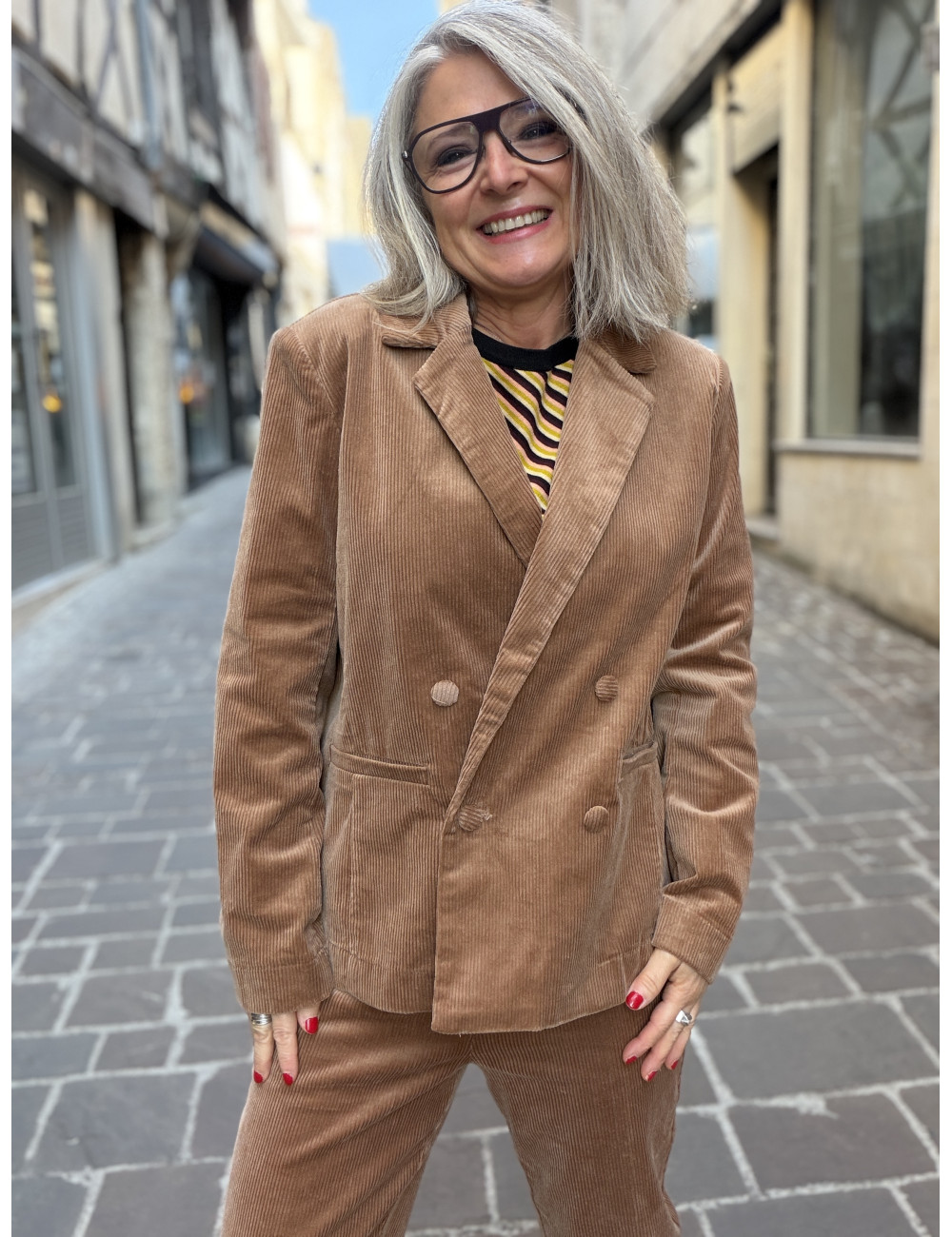 Veste VICHY velours camel Etymologie